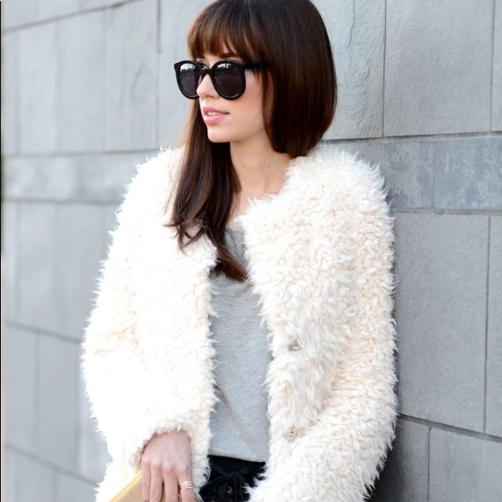 Forever 21 White Fluffy sweater